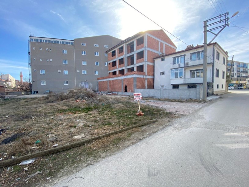 İHSANİYE MAHALLESİNDE ARSA