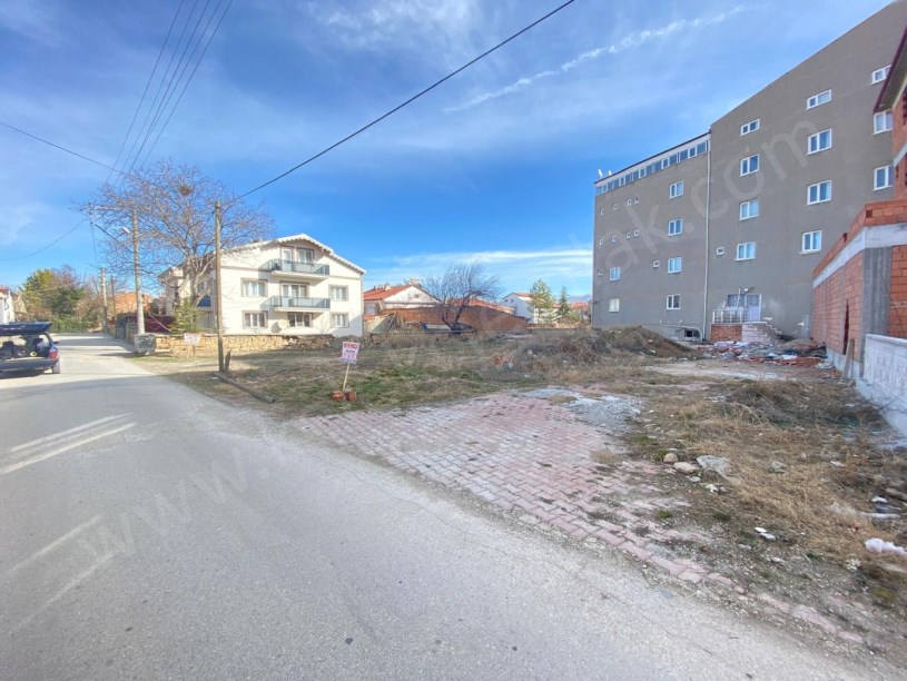İHSANİYE MAHALLESİNDE ARSA