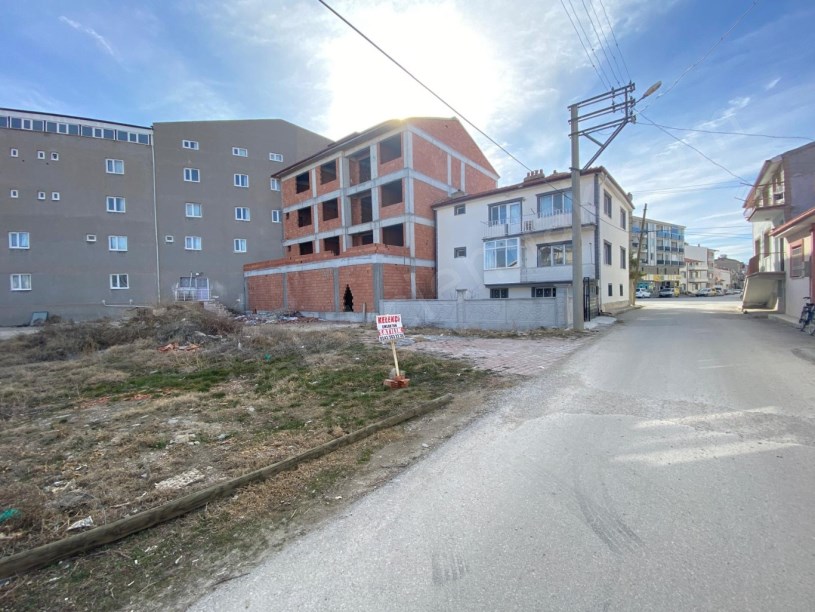 İHSANİYE MAHALLESİNDE ARSA