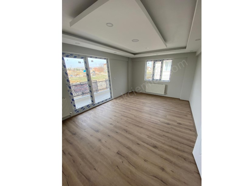 SELÇUKLU MAHALLESİNDE SATILIK 2+1 DAİRELER