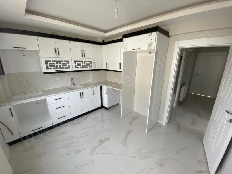 SELÇUKLU MAHALLESİNDE SATILIK 2+1 DAİRELER