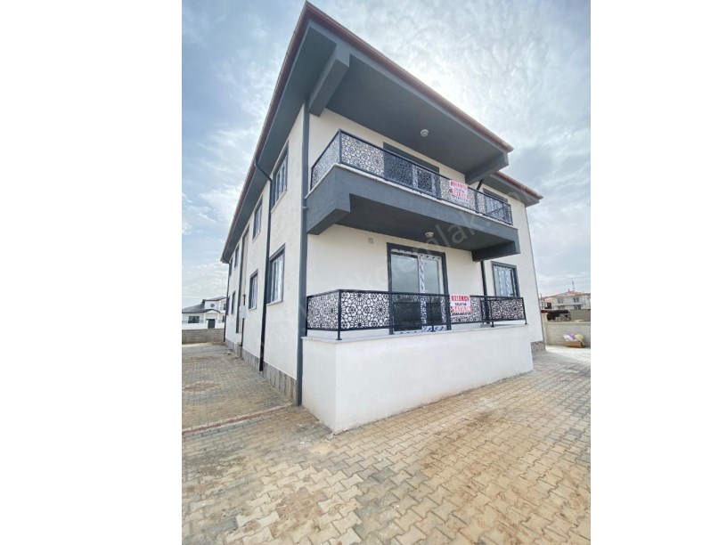 SELÇUKLU MAHALLESİNDE SATILIK 2+1 DAİRELER