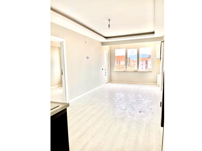 SELÇUKLU MAHALLESİ HACI KALFA SOKAKTA SATILIK 1+1