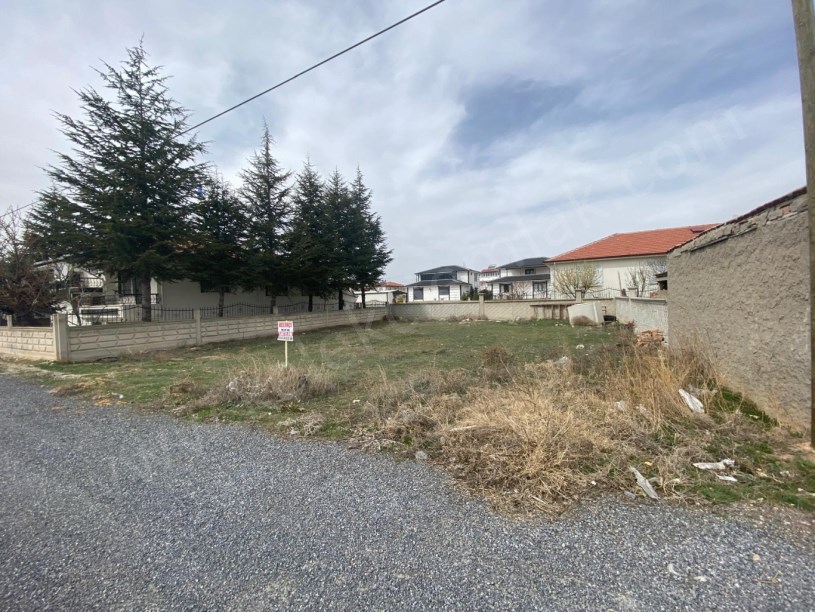 HÜDAİ CAMİİ YANINDA GÜNEY CEPHELİ ARSA