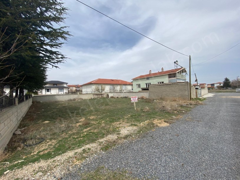 HÜDAİ CAMİİ YANINDA GÜNEY CEPHELİ ARSA