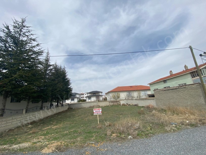 HÜDAİ CAMİİ YANINDA GÜNEY CEPHELİ ARSA