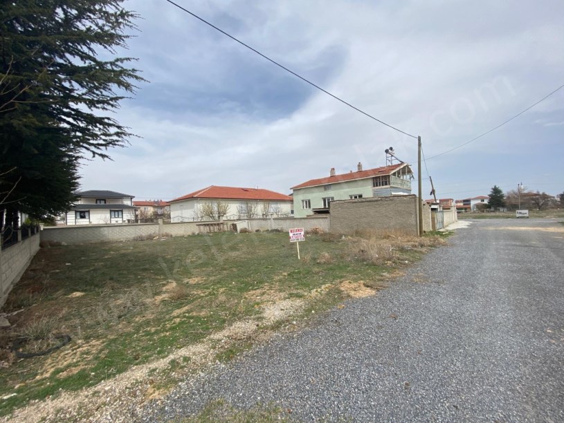 HÜDAİ CAMİİ YANINDA GÜNEY CEPHELİ ARSA