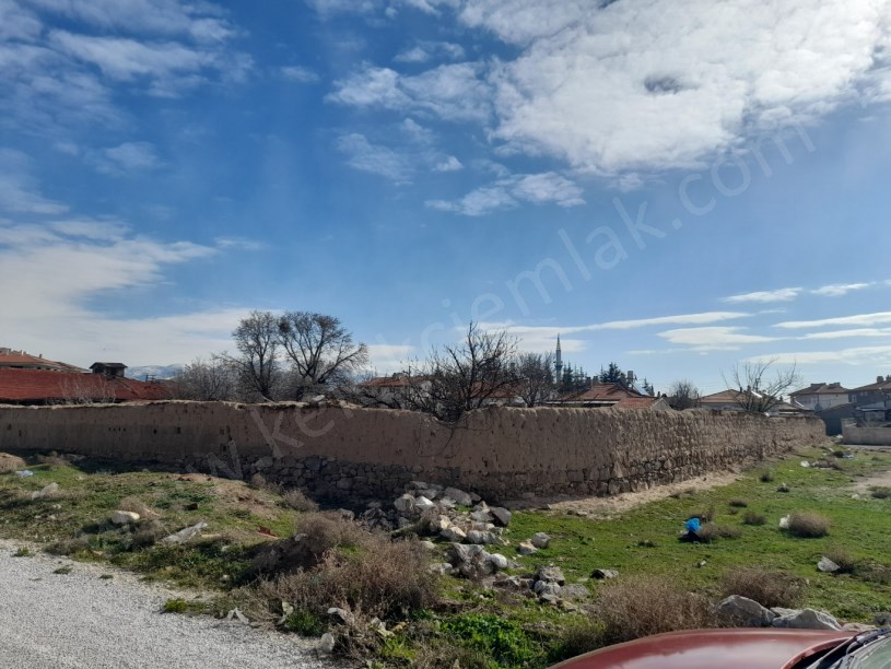 GÖLBAŞI MAHALLESİNDE KAT KARŞILIĞI  ARSALAR