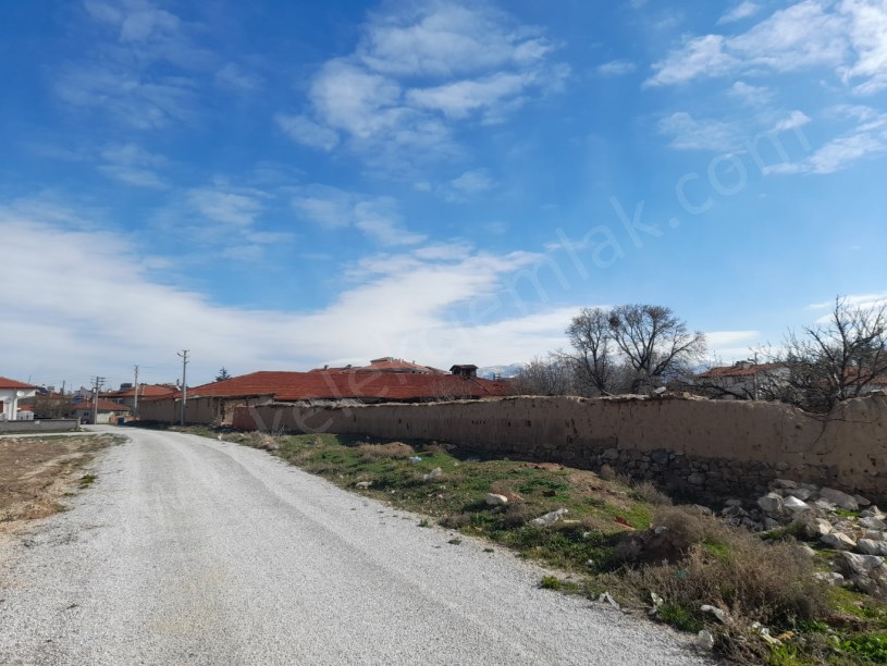 GÖLBAŞI MAHALLESİNDE KAT KARŞILIĞI  ARSALAR