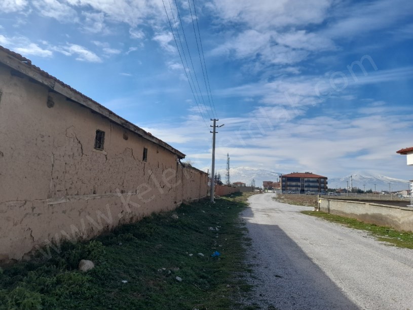 GÖLBAŞI MAHALLESİNDE KAT KARŞILIĞI  ARSALAR