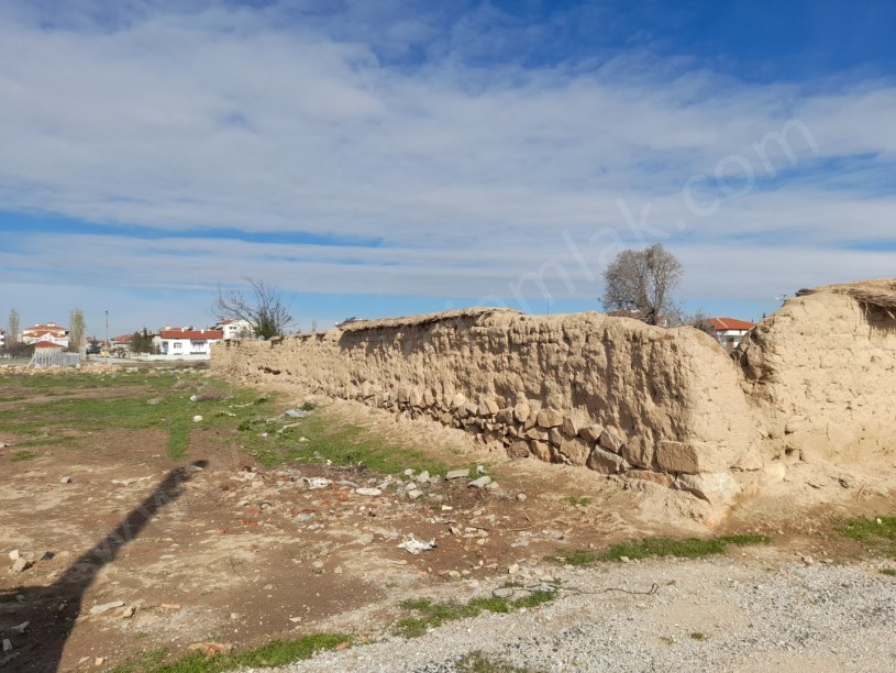 GÖLBAŞI MAHALLESİNDE KAT KARŞILIĞI  ARSALAR