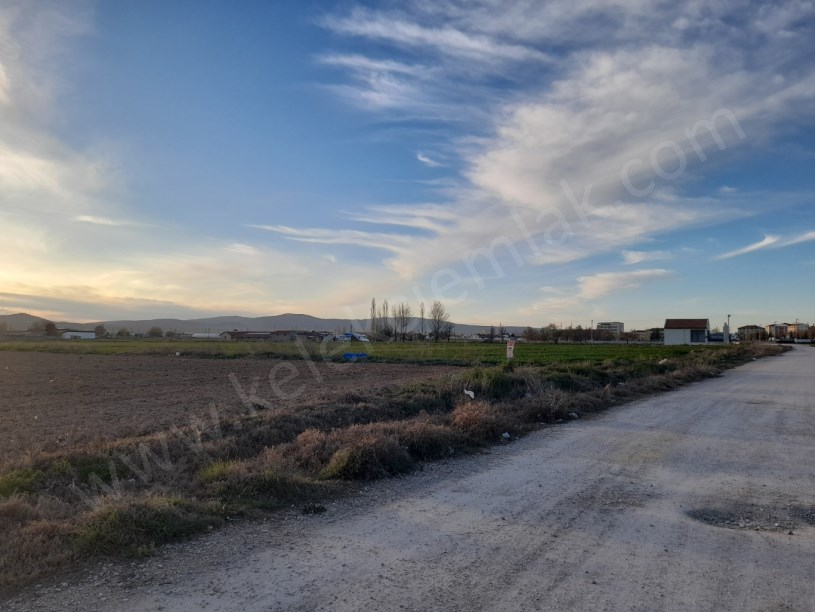 SELÇUKLU MAHALLESİNDE TİCARİ ARSA