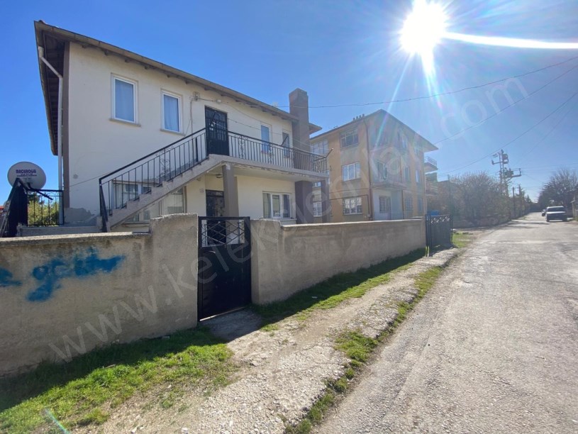 ÇARDAKLI MAHALLESİ TOMURCUK SOKAKTA 2 KATLI MÜSTAKİL BİNA