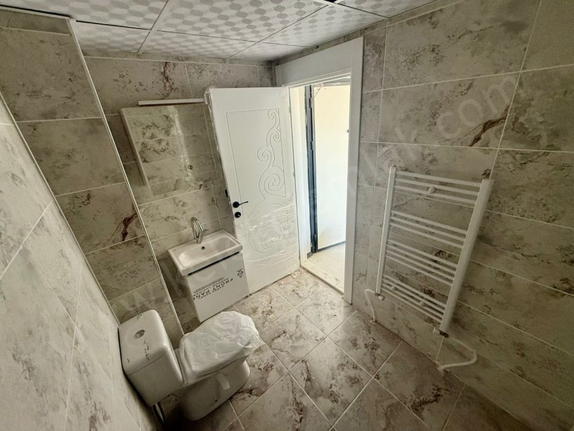 AKCAN PARKI KARŞISINDA SATILIK 1+1 DAİRELER