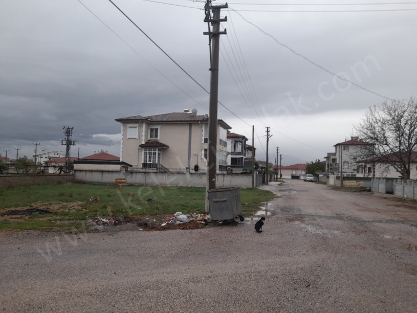 SELÇUKLU MAHALLESİ BULUŞ SOKAKTA KAT KARŞILIĞI ARSA