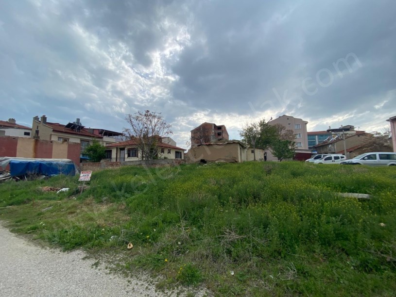 HASTANE MAHALLESİNDE ARSA