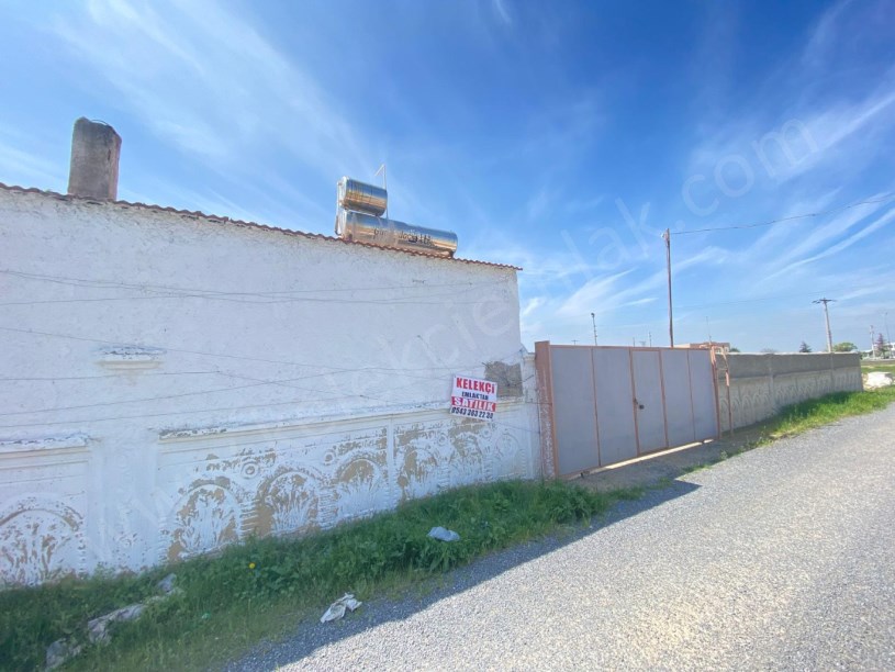 SELÇUKLU MAHALLESİNDE 2 ADET ARSA VE BESİHANESİ
