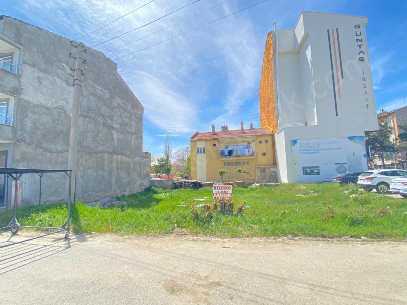 NECMETTİN ERBAKAN CADDESİNDE KAT KARŞILIĞI ARSA