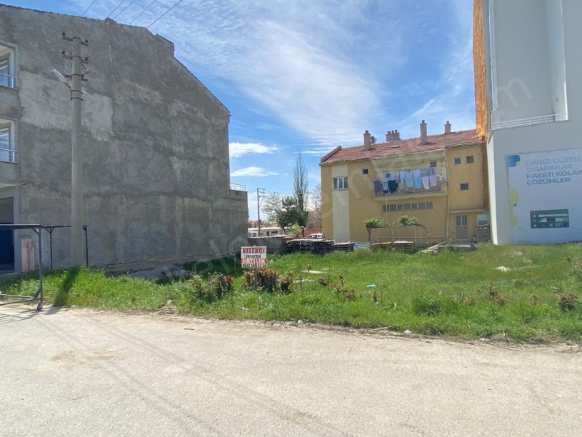 NECMETTİN ERBAKAN CADDESİNDE KAT KARŞILIĞI ARSA