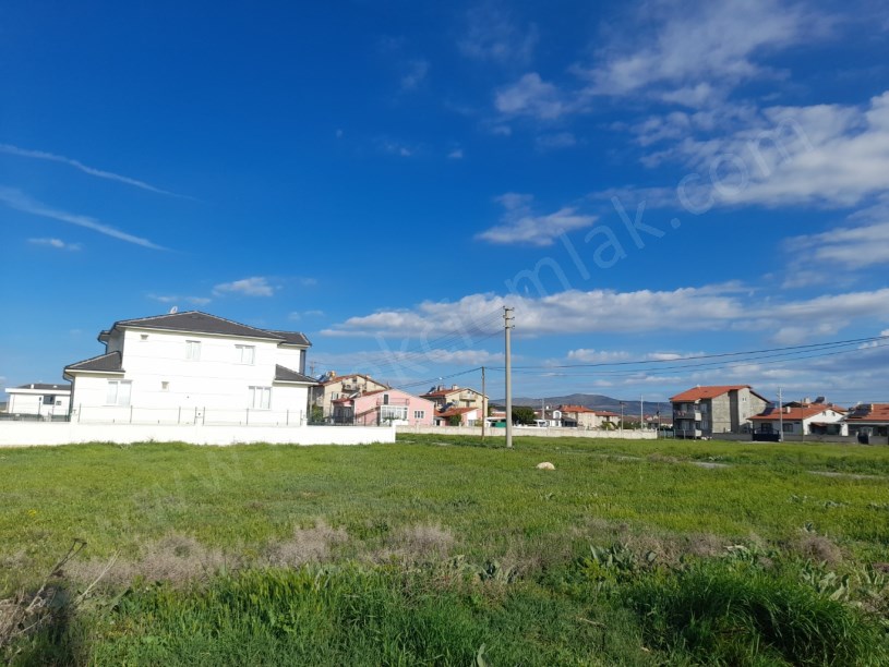 SELÇUKLU MAHALLESİ ALKAN SOKAKTA KÖŞE BAŞINDA ARSA