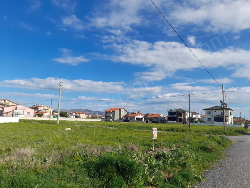 SELÇUKLU MAHALLESİ ALKAN SOKAKTA KÖŞE BAŞINDA ARSA