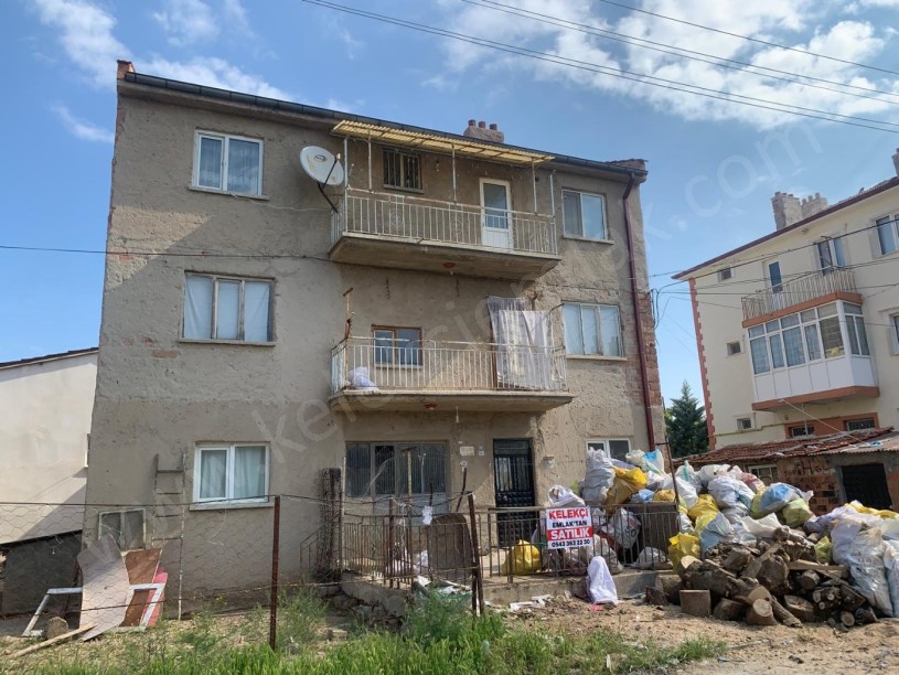 BAĞLARBAŞI MAHALLESİNDE 3 KATLI MÜSTAKİL BİNA