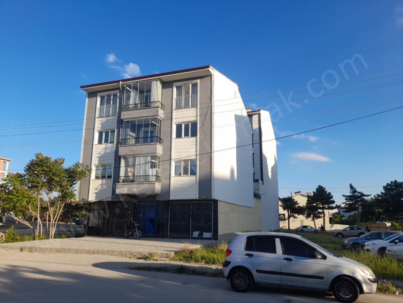 EYLÜL CAFE YANINDA ARA KATTA KİRALIK 4+1