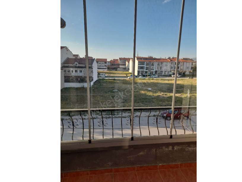 EYLÜL CAFE YANINDA ARA KATTA KİRALIK 4+1