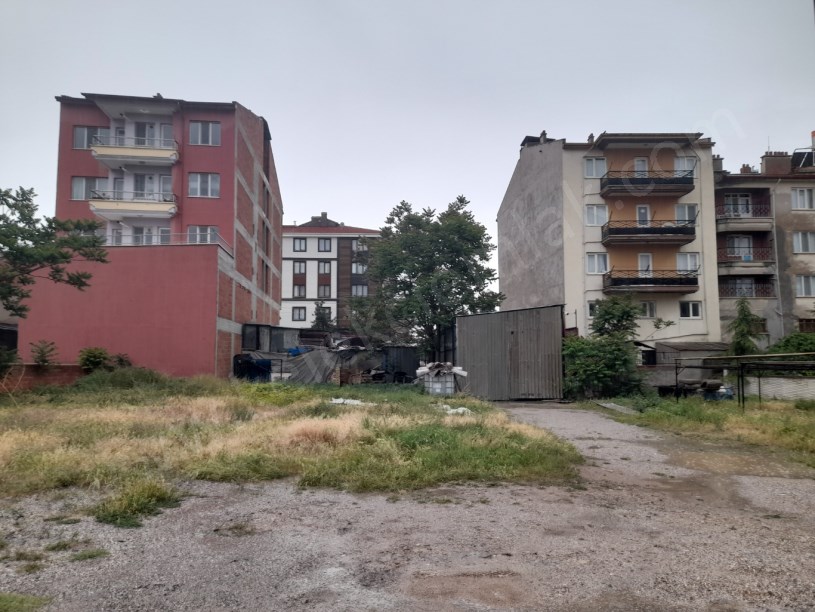 İMARET MAHALLESİ ELMAS SOKAKTA ARSA