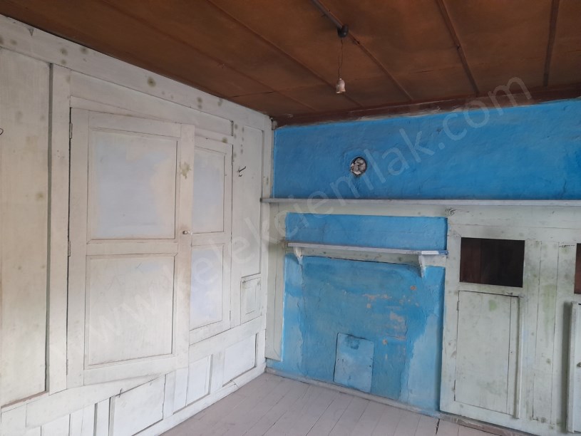 EMİRDAĞ CADDESİNDE 2 KATLI MÜSTAKİL