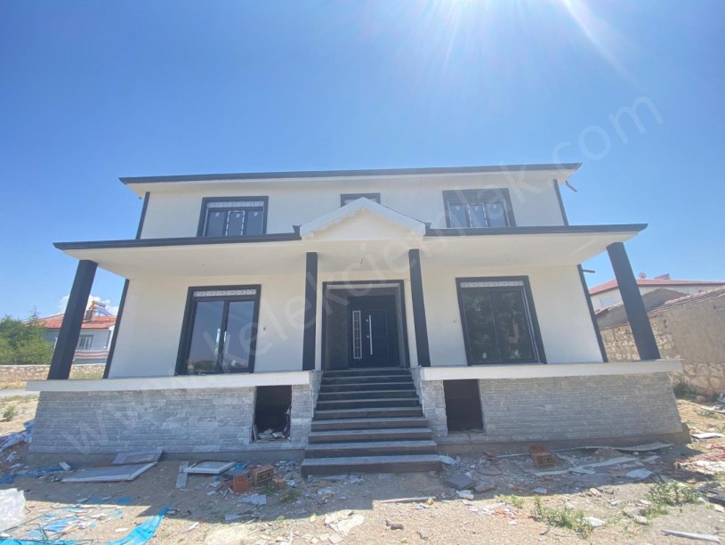 BAĞLARÜSTÜ MAHALESİNDE DUBLEKS VİLLA