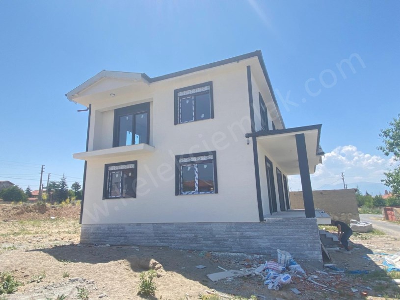 BAĞLARÜSTÜ MAHALESİNDE DUBLEKS VİLLA