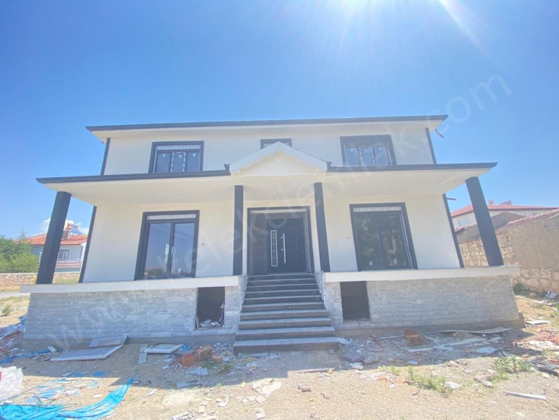 BAĞLARÜSTÜ MAHALESİNDE DUBLEKS VİLLA