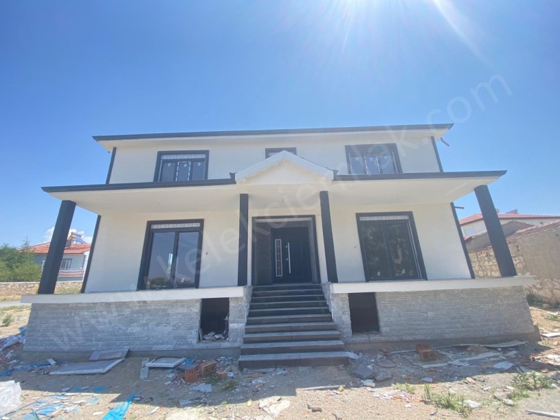 BAĞLARÜSTÜ MAHALESİNDE DUBLEKS VİLLA