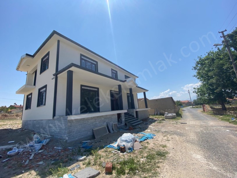 BAĞLARÜSTÜ MAHALESİNDE DUBLEKS VİLLA