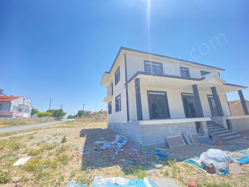 BAĞLARÜSTÜ MAHALESİNDE DUBLEKS VİLLA