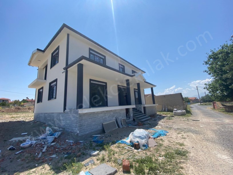 BAĞLARÜSTÜ MAHALESİNDE DUBLEKS VİLLA
