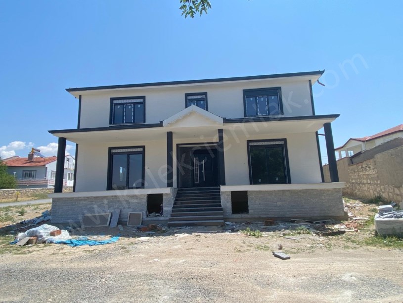 BAĞLARÜSTÜ MAHALESİNDE DUBLEKS VİLLA