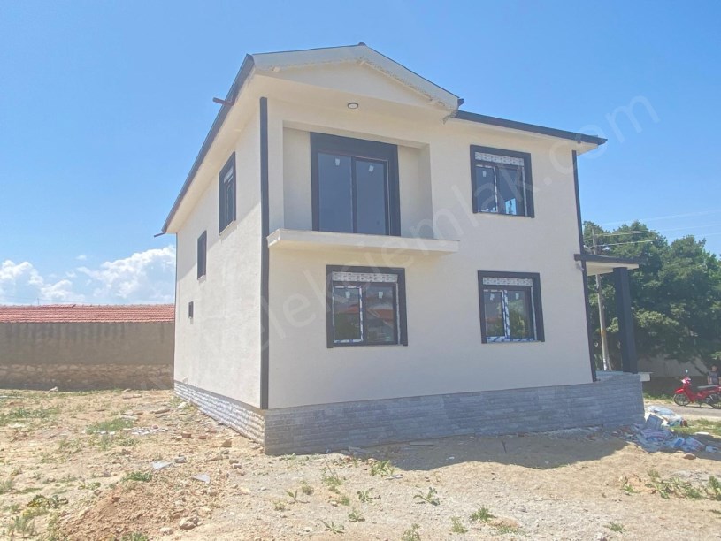 BAĞLARÜSTÜ MAHALESİNDE DUBLEKS VİLLA