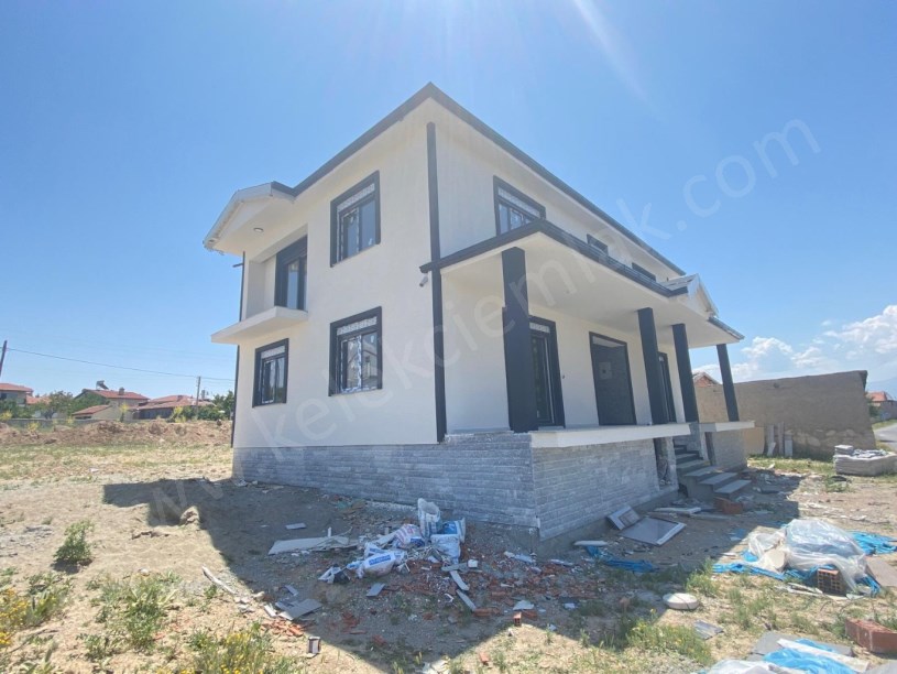BAĞLARÜSTÜ MAHALESİNDE DUBLEKS VİLLA