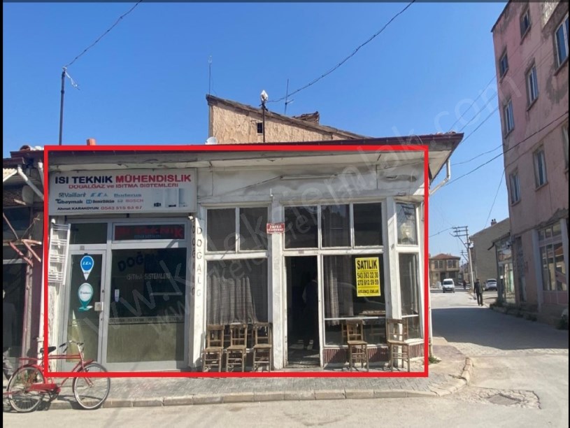 ZAFER CADDESİNDE KÖŞE BAŞINDA DÜKKAN