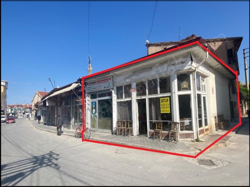 ZAFER CADDESİNDE KÖŞE BAŞINDA DÜKKAN