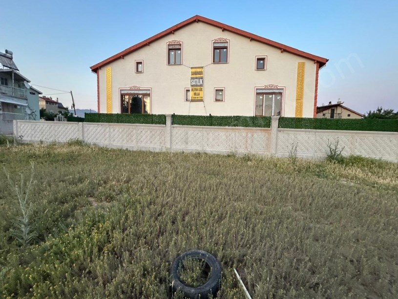 SELÇUKLU MAHALESİNDE DUBLEKS VİLLA