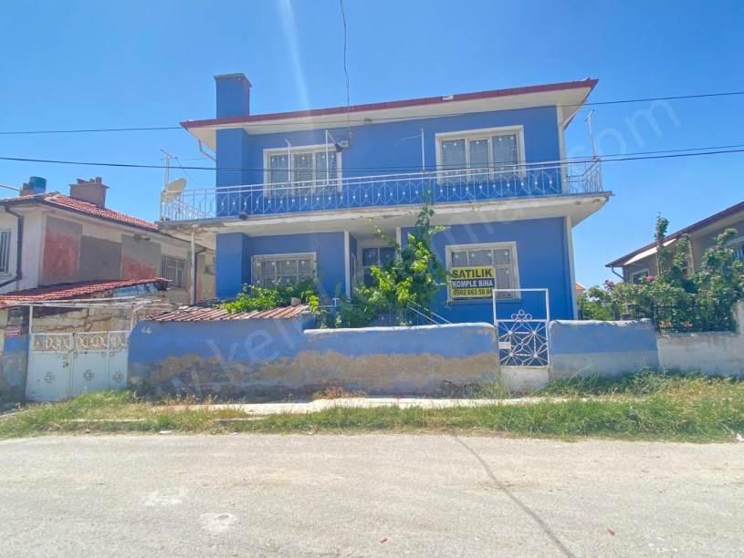 YENİ MAHALLE CİHANGİR SOKAKTA 2 KATLI MÜSTAKİL EV