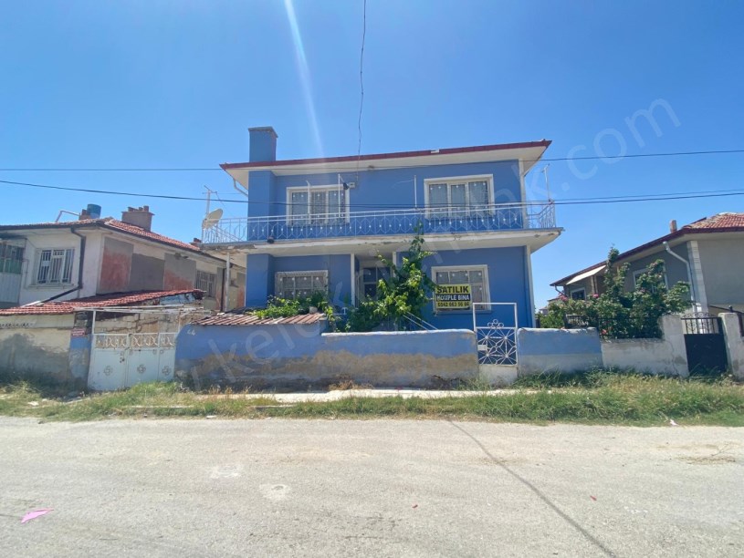 YENİ MAHALLE CİHANGİR SOKAKTA 2 KATLI MÜSTAKİL EV