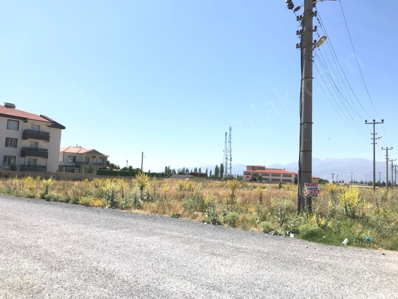KONAK VE SAFİR EVLERİ YANINDA 4 KAT İMARLI ARSALAR