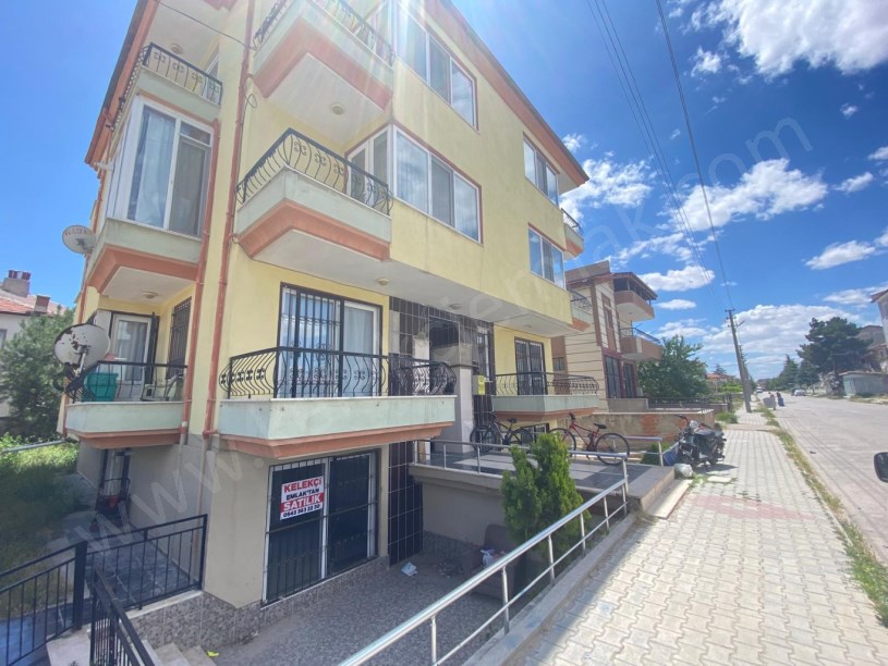KÜTÜPHANE ARKASINDA BAHÇE KAT 2+1 DAİRE