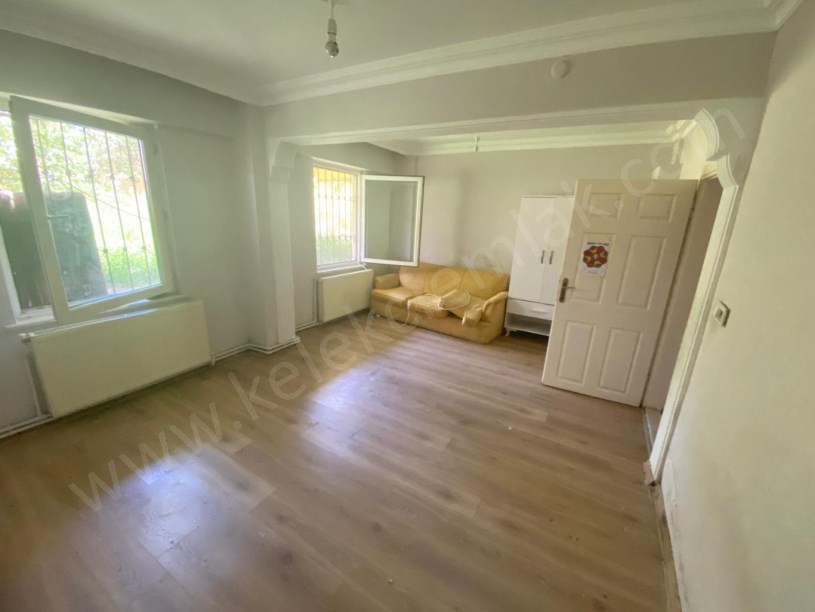 KÜTÜPHANE ARKASINDA BAHÇE KAT 2+1 DAİRE