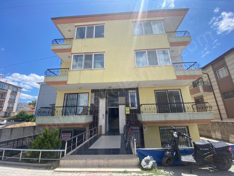 KÜTÜPHANE ARKASINDA BAHÇE KAT 2+1 DAİRE