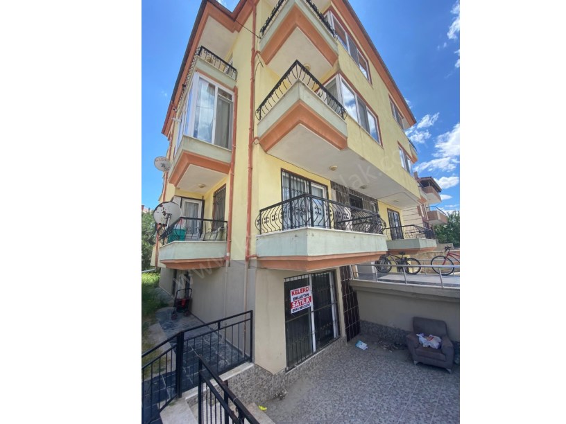 KÜTÜPHANE ARKASINDA BAHÇE KAT 2+1 DAİRE